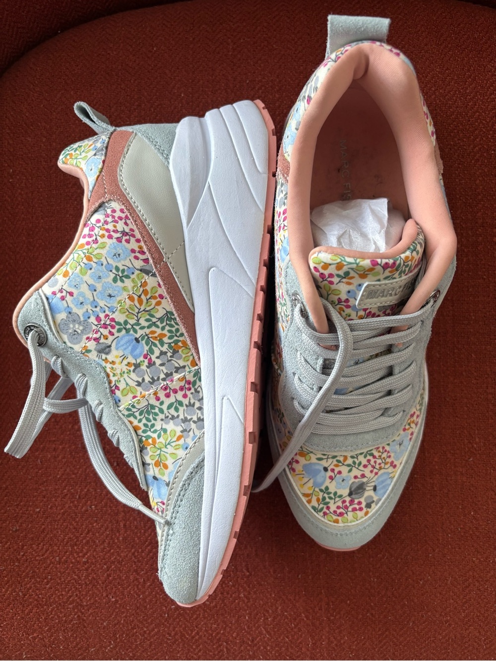 Marc Fisher Elesa Sneakers - Like NEW - Size 7.5 - Picture 7 of 10